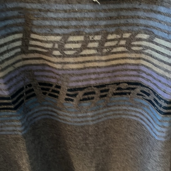 Hem & Thread Women’s Navy And Cream Sweatshirt Size Large NWT - Picture 2 of 11